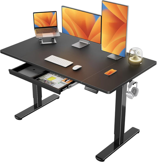 ErGear In hoogte verstelbaar bureau, 140 x 80 cm, elektrisch bureau, in hoogte verstelbaar met lade en 4 geheugen-smartpanelen, T-voet design voor stabiliteit, tafelblad in meerdere secties