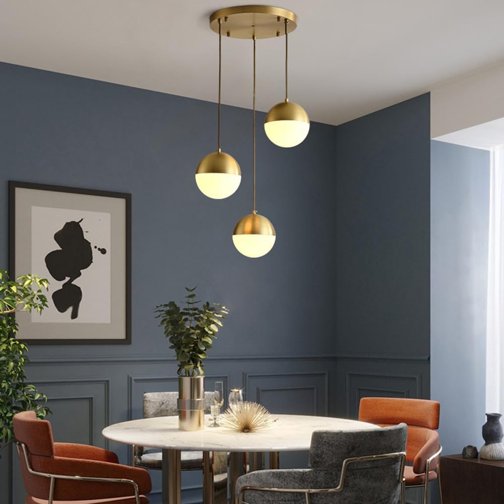 3-Lichts Hanglamp – Cluster Hanglamp – Design Hanglamp – Eettafel Lamp – Plafondlamp – Witte Glazen Bollen – Koperkleurig Metalen Frame – Verstelbare Hoogte 1 Meter