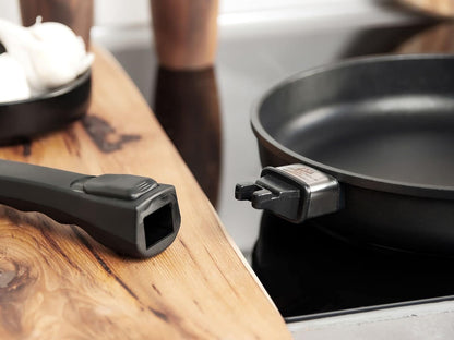 AMT Gastroguss Lotan® AMZN-I-432-Z20B Frying Pan, 32 cm Diameter, Swivel Pan, 4 cm High, Removable Handle, Induction Non-Stick Coating, Cast Iron Pan (Cast Aluminum), - QUORE