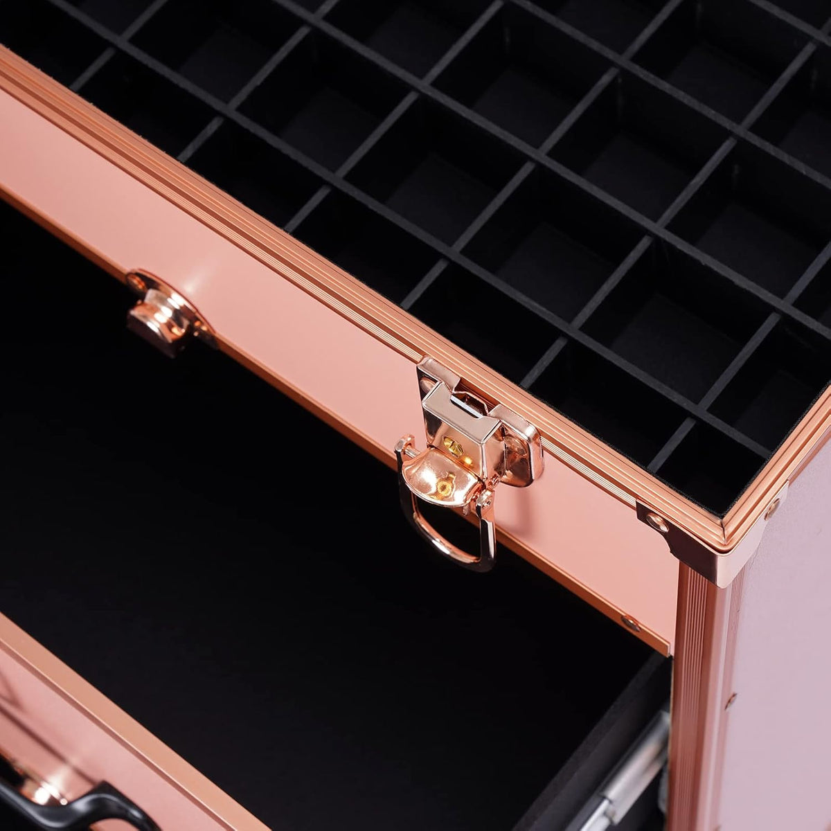 OUKANING Cosmetic Case Trolley 40 Compartments + 2 Drawers 50 kg Load Capacity 4 Universal Wheels & Locks for Make-Up Hairdressing Supplies Low Noise, Gold, modern - QUORE