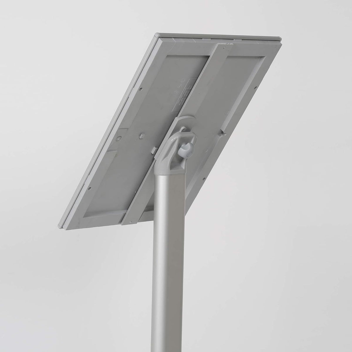 Menubord DIN A3 – Infostandaard – Vloerstandaard – Presentatiestandaard – Posterhouder – Zilverkleurig aluminium premium design – 120 cm totale hoogte, staand en liggend gebruik