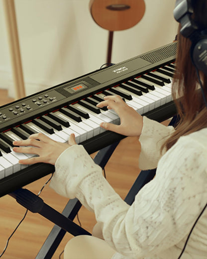 Digitale piano – Elektrische piano – Keyboard – Piano – 88 full-size toetsen – Semi-gewogen en aanslaggevoelig – Inclusief sustainpedaal en hoofdtelefoon