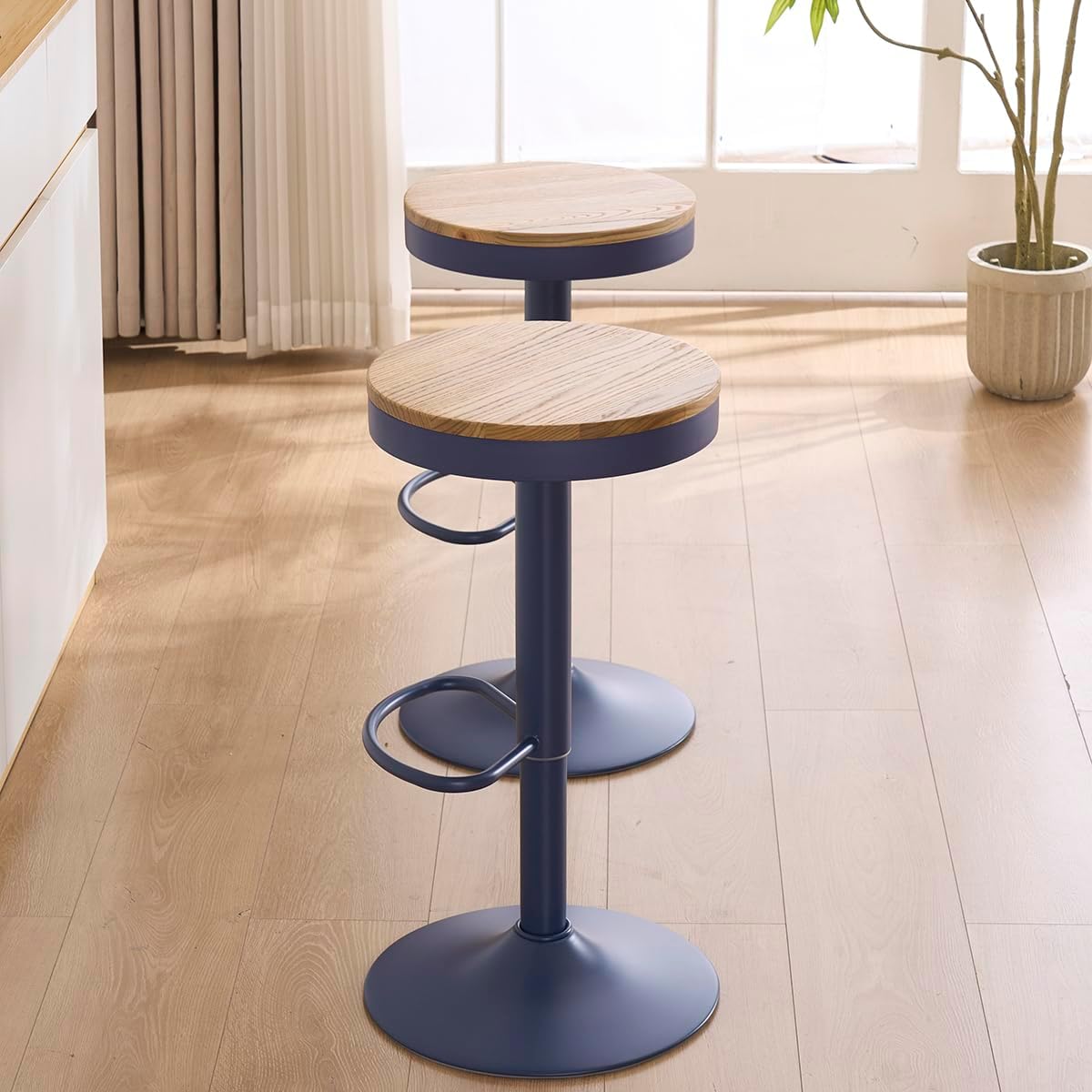 YOUNIKE Barkruk, set van 2, hout, in hoogte verstelbaar, draaibaar, barkruk, keukenkruk, hoogte barstoelen met voetensteun, voor bar, keuken, draaikruk van massief metaal, marineblauw