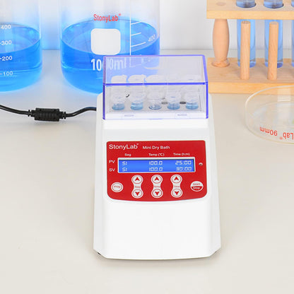 Mini Digitaal Droogbad – Blokverwarmer – Droogbad Incubator – Laboratoriumverwarmer – Laboratorium Incubator – Nauwkeurige Temperatuurinstelling 0,1 °C – Inclusief Deksel en 15 x 2 ml Buisblok