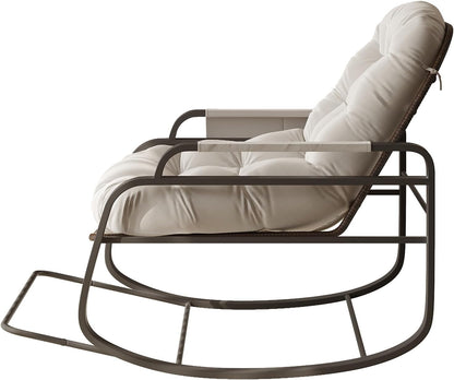 Rattan Schommelstoel – Schommelstoel Buiten – Schommelstoel Binnen – Relaxstoel – Lounge Stoel – Brede Design Schommelstoel – Inklapbare Voetensteun – Stevig Stalen Frame
