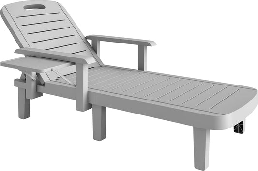 Outsunny Sonnenliege Gartenliege mit Seitentisch Holzoptik Liegestuhl mit 5-Fach verstellbare Rückenlehne, wetterfeste Campingliege, Gartenstuhl bis 120 kg load, für Garten Outdoor Strand, Hellgrau