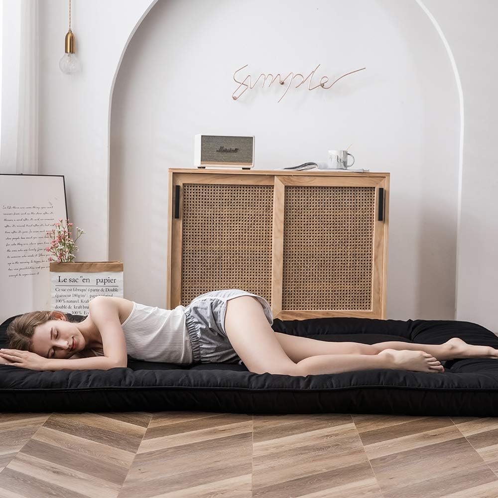 MAXYOYO Futon Floor Mattress, Japanese Floor Mattress, Futon, Foldable, 1 Seater, Quilted Mattress for Guest Travel and Camping(Black,150x200cm)