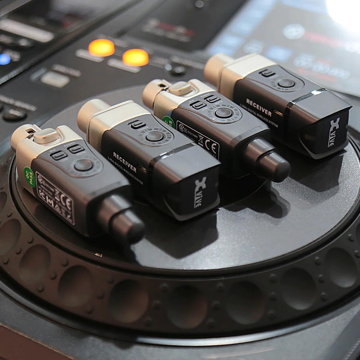 XVIVE DUAL DRAADLOZE AUDIOSYSTEEM VOOR AUDIO - ZWART