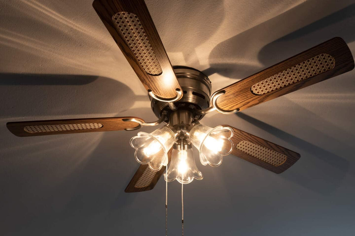 Pepeo 105620191 Kisa Deluxe plafondventilator 105 cm geborsteld nikkelvleugel eiken/walnoot inclusief verlichting en trekschakelaar