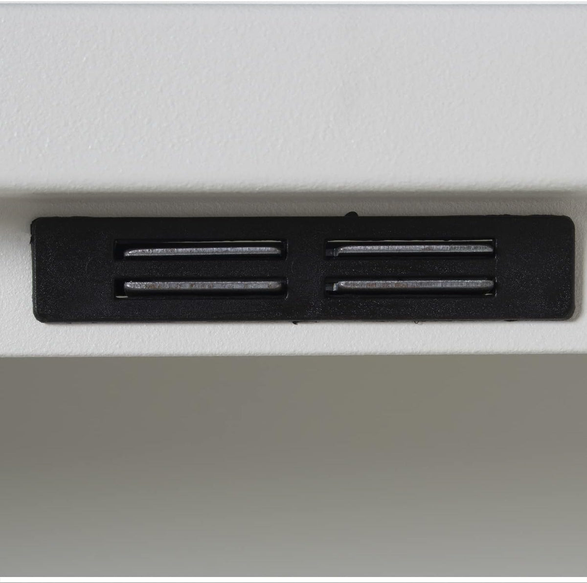 DRW Schoenenkast met 5 laden van metaal met ventilatieopeningen, wit, 50 x 15 x 170 cm