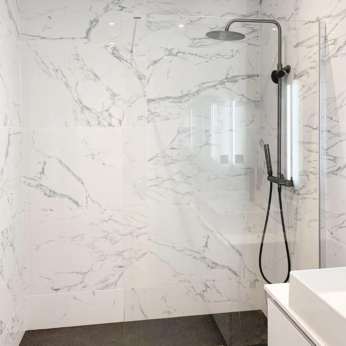 Rode Gietijzeren Douche Set – Douchekraan – Douchethermostaat – Handdouche – Hoofddouche – Duurzaam Gietijzer – Thermostatische Temperatuurregeling