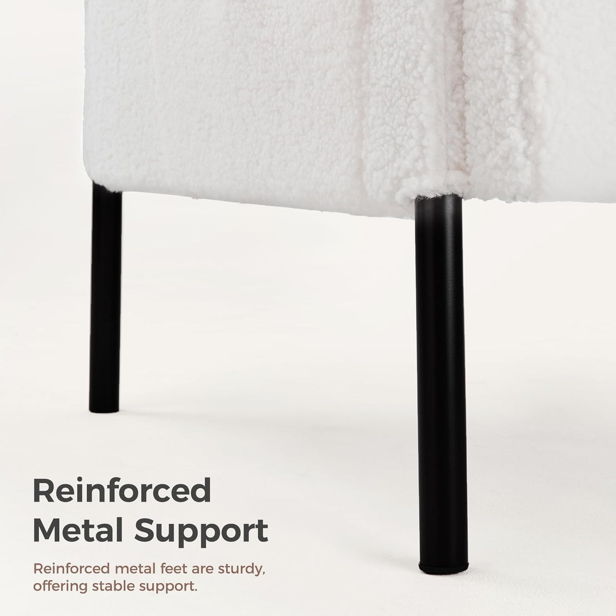 Mondeer Fauteuil, accentstoel met opbergtas en metalen poten, zachte imitatie lamswollen stof voor woonkamer, slaapkamer, leesreceptie, lounge, 63 x 75 x 75 cm, wit