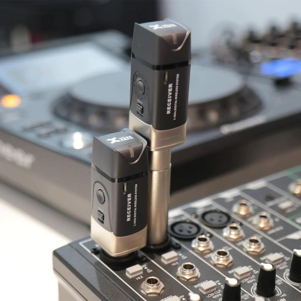 XVIVE DUAL DRAADLOZE AUDIOSYSTEEM VOOR AUDIO - ZWART
