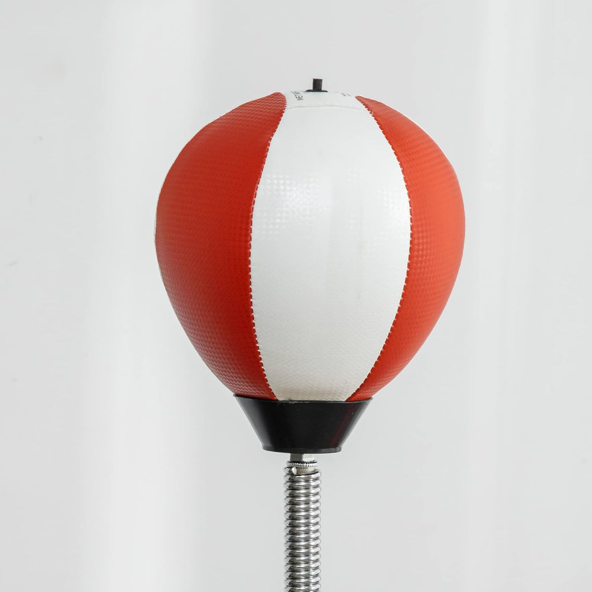 Boksstandaard – Bokszak – Speedball Trainer – Boksapparaat – Kickkussen – Verstelbare Hoogte 140-205 cm – 12 Zuignappen Voor Stevige Grip - QUORE