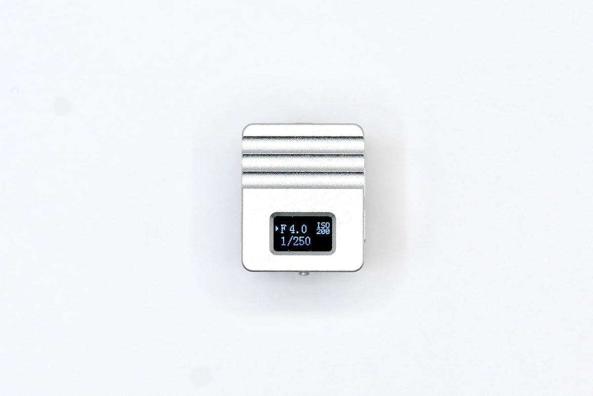 Digitale belichtingsmeter – Lichtmeter – Expositiemeter – Belichtingsmeter voor Film – Analoge Camerameter – Zilver – Ultracompact Aluminium – OLED-display Bovenaan