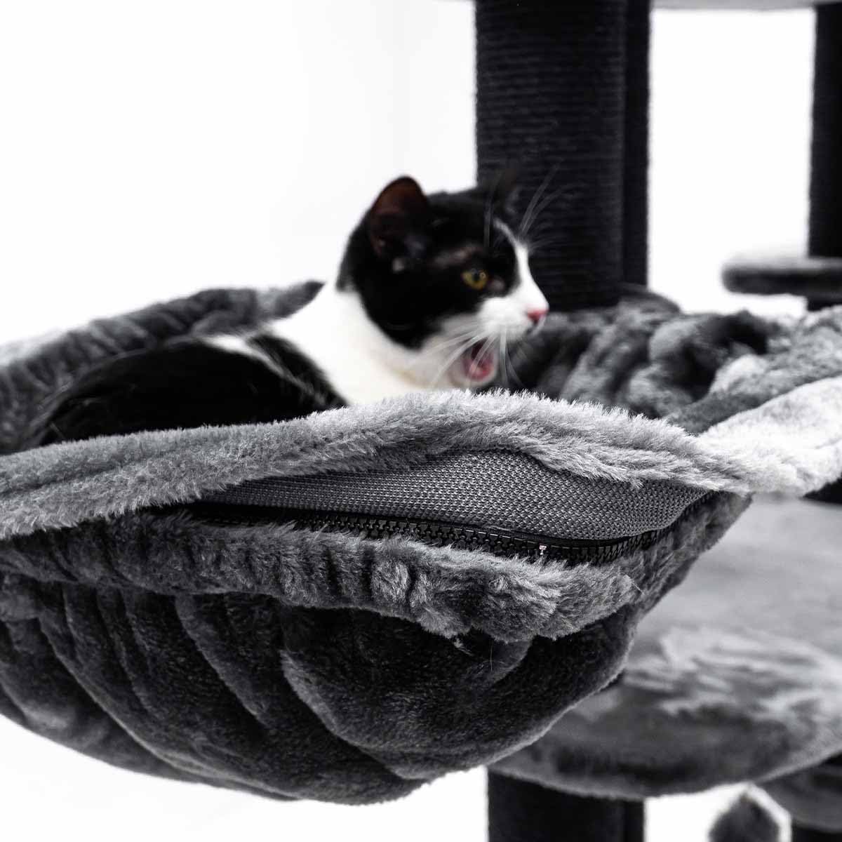Kattenkrabpaal – Krabmeubel – Kattenboom – Krabton – Krabhuis – Zwart – 177 cm Hoog – Inclusief Comfortabele Ligbak & Ruim Kattenhol