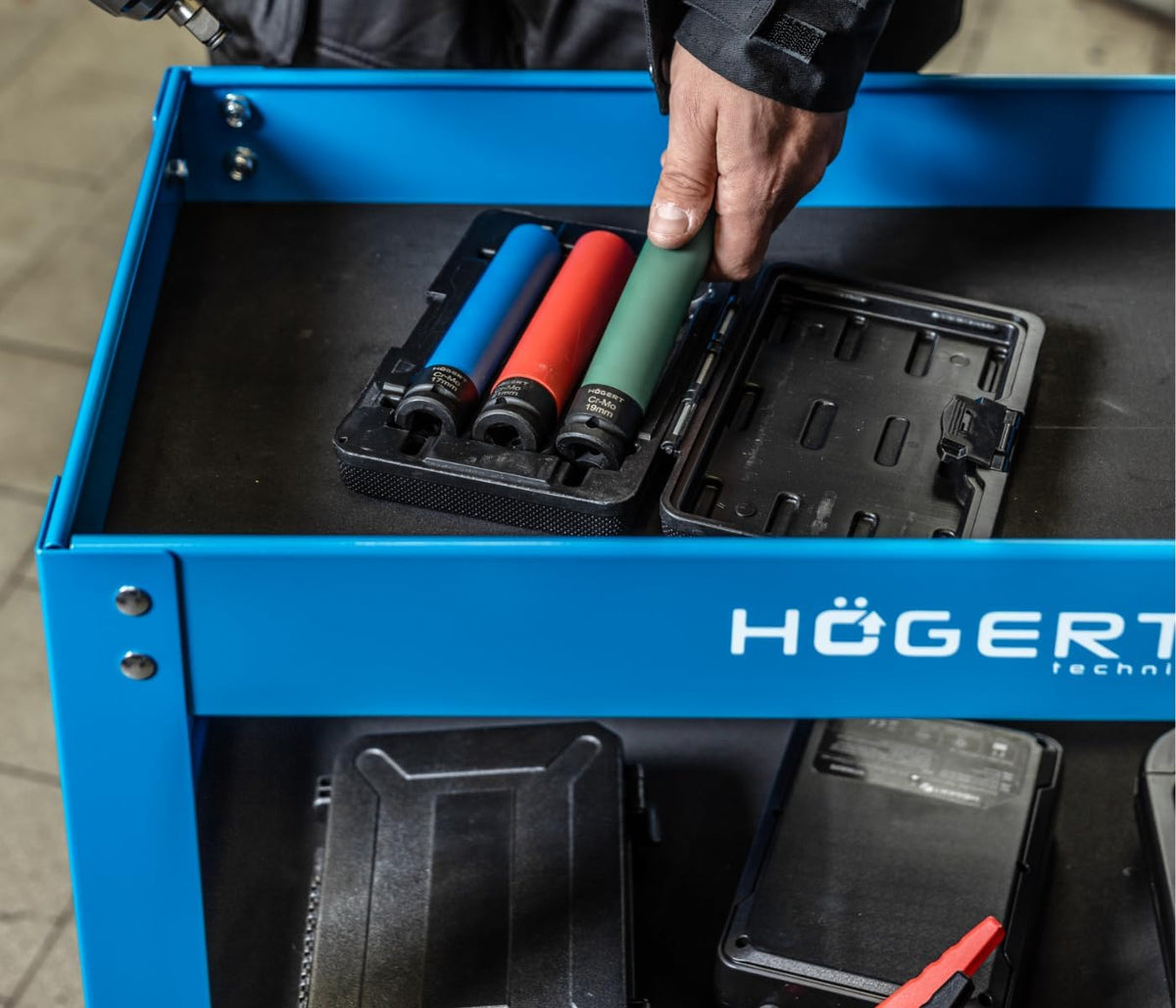 Högert Technik - Werkplaatswagen met 3 etages | Draagvermogen: 110 kg | Met 4 wielen van pvc | 3 niveaus met een oppervlak van 730 x 384 x 80 mm | Gereedschapskasten