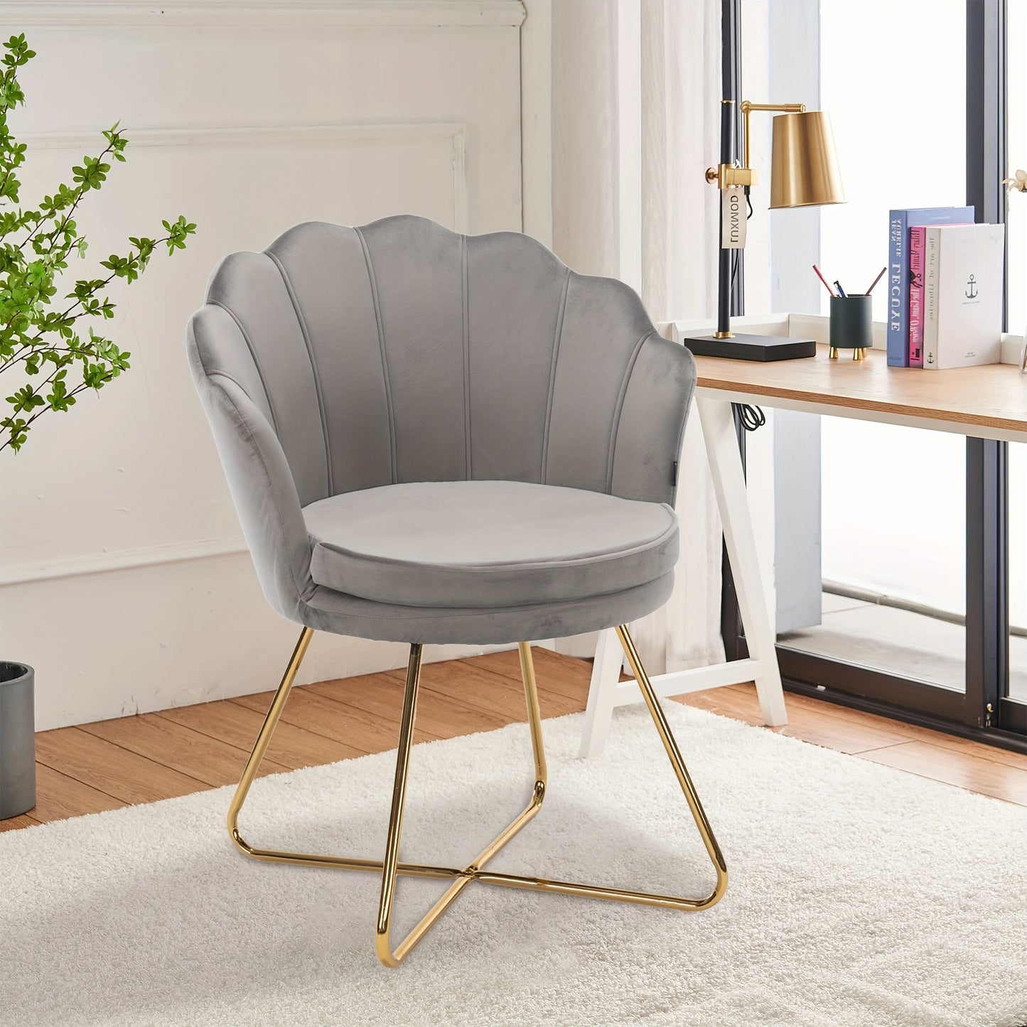 Upholstered Dining Room Chairs, Dressing Table Chair Velvet Petal Backrest Recliner Chair with Metal Legs Golden, Maximum Load 150kg,  Velvet Upholstery, Golden Accents, Comfortable Seating, Elegant Living Spaces, Modern Hous