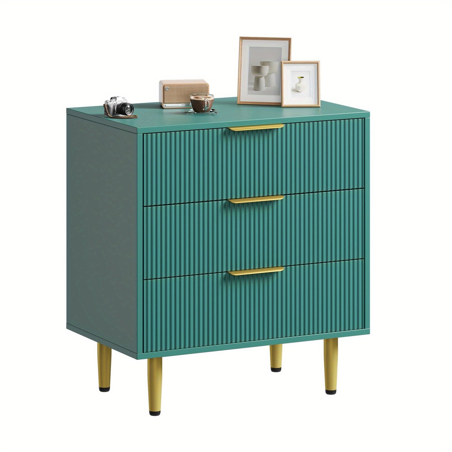 Nachtkast – Nachtkastje – Ladekast – Dressoir – Opbergkast – Groen Met Gouden Accenten – 3 Ruime Lades – Compact En Ruim (71x43x76 cm)