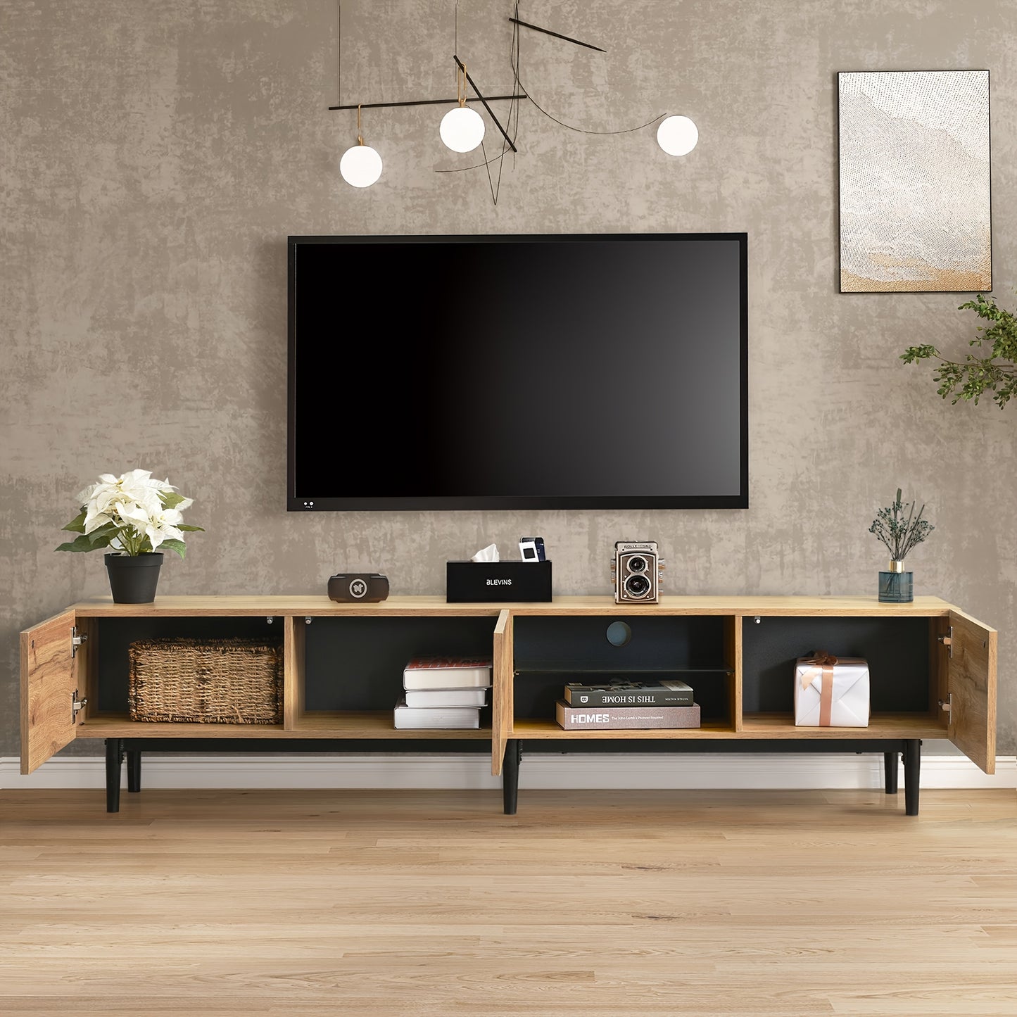 Tv Meubel – TV Kast – TV Dressoir – Media Meubel – Tv Stand – Modern Minimalistisch – Rotan Frame – 4 Deuren – Zwarte Metalen Poten – Eenvoudige Montage – Ruime Opbergruimte