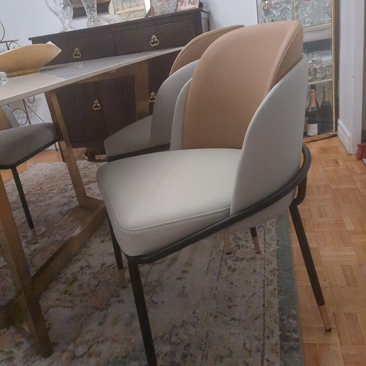 Eetkamerstoel – Stoel – Dinersstoel – Zithoekstoel – Armless Chair – Adembenemend Kunstleer – Hoogwaardig Schuim – Stevig Metalen Frame – Onderhoudsvriendelijk – Grijs