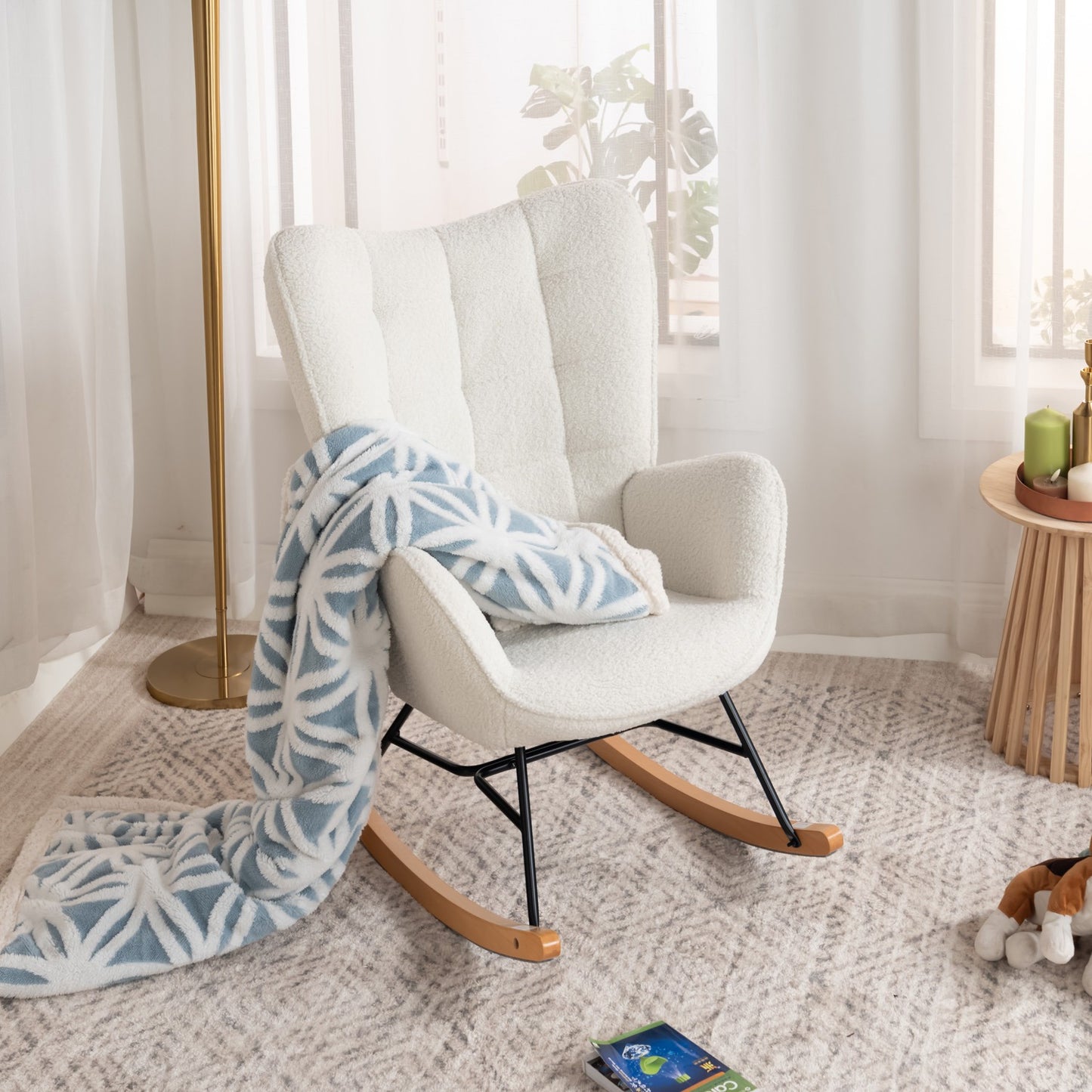 Schommelstoel – Schommelstoel Met Armleuning – Wiegstoel – Relaxstoel – Scandinavische Fauteuil – Beige – Sherpa Bekleding – Massief Beukenhout Met Metalen Frame – 84x68x99 cm