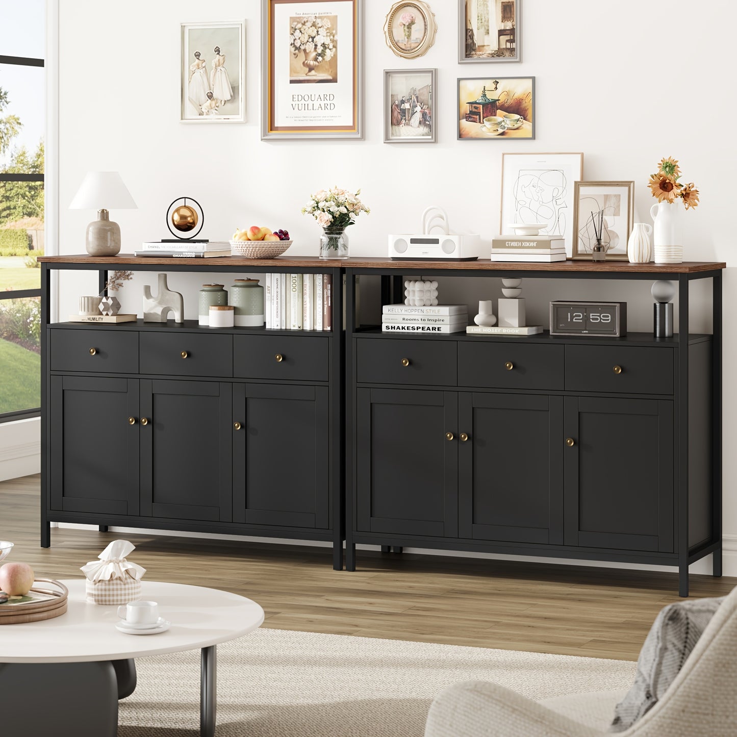 Kast – Opbergkast – Dressoir – Sideboard – Zwarte Vrijstaande Kast – Ruime Opbergruimte Met 3 Deuren & 3 Lades – Duurzaam Spaanplaat Met Metalen Poten