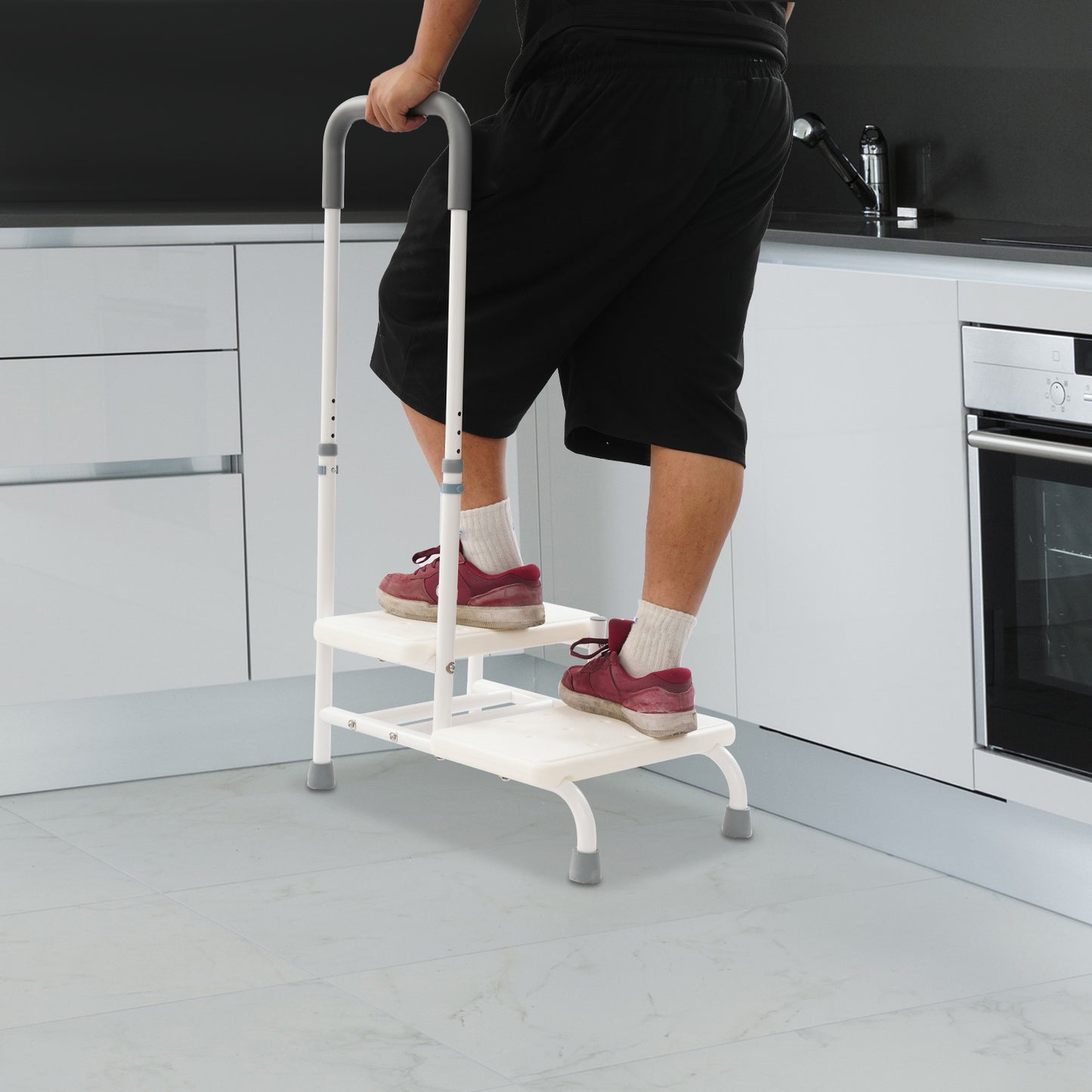 Badkrukje – Douchezitje – Badzitje – Douchestoel – Opstapje – Verstelbare Handgreep – Antislip Treden – Duurzaam Koolstofstaal – Compact Lichtgewicht
