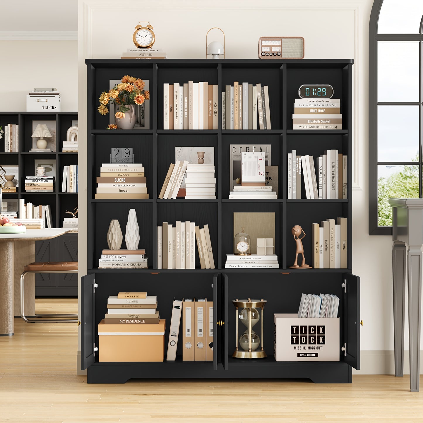 Hoge Boekenkast – Boekenkast Met Deuren – Opbergkast – Vitrinekast – Kast Voor Woonkamer – Zwart – 12 Compartimenten – Ruimtebesparend Verticaal Design