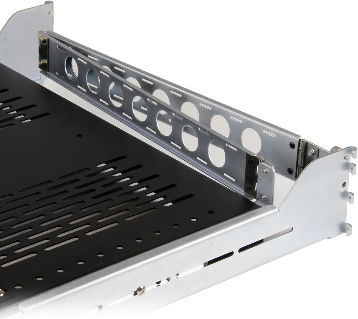 StarTech.com 2U Geventileerde schuifplank voor rackmontage met kabelbeheerarm - Inbouwdiepte van 70 tot 80 cm - 22,7 kg draagkracht - Opbergvak voor rack-apparatuur - 60 cm Diepte (UNISLDSHF192)