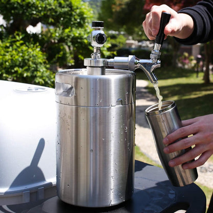 TMCRAFT 120 oz Dubbelwandige Mini Keg Growler, Drukgereguleerd Thuis Bierdispenser Systeem met Verwijderbare Tap en Regulator, Houdt Versheid en Koolzuur voor Craft Beer Draft/Homebrew