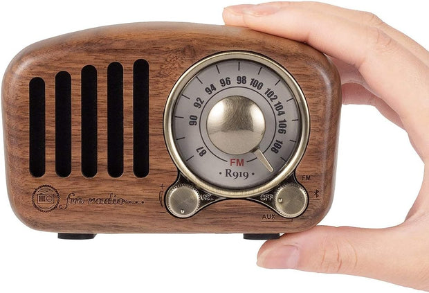 Draagbare Radio - Retro Radio - met FM - MP3-speler - via SD - Bluetooth - AUX - 270° Wijzerplaat - Battery-Aangedreven - 10.6 x 5 x 6.8 cm - Klassiek Walnoot Hout