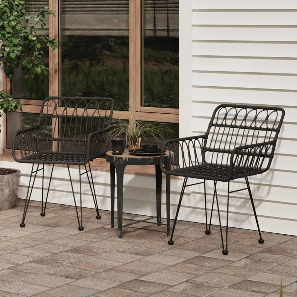 Stoel met armleuningen, stapelbare tuinfauteuil, tuinstoelen 2 stuks met armleuningen, zwart, 56 x 64 x 80 cm, PE rotan - QUORE