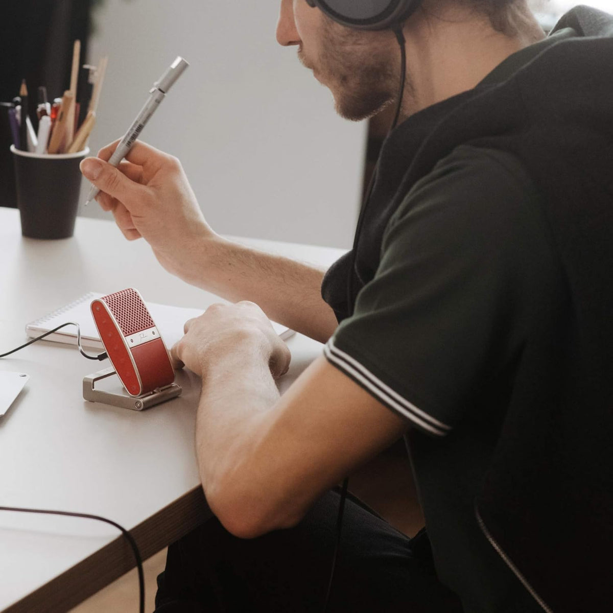 Tula Mic - Mobiele microfoon & recorder met USB C aansluiting - studio kwaliteit - voor content creators - PC microfoon voor conference calls - Uni en Omni directional polar pattern - hoge kwaliteit noice cancelling - 8gb intern geheugen (Cream)