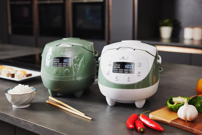 Yum Asia Panda Mini Rijstkoker Met Ninja Keramische Kom en Advanced Fuzzy Logic (3,5 kop, 0,63 liter) 4 Rijstkookfuncties, 4 Multicooker-functies, LED-display, 220-240V (Saliegroen)