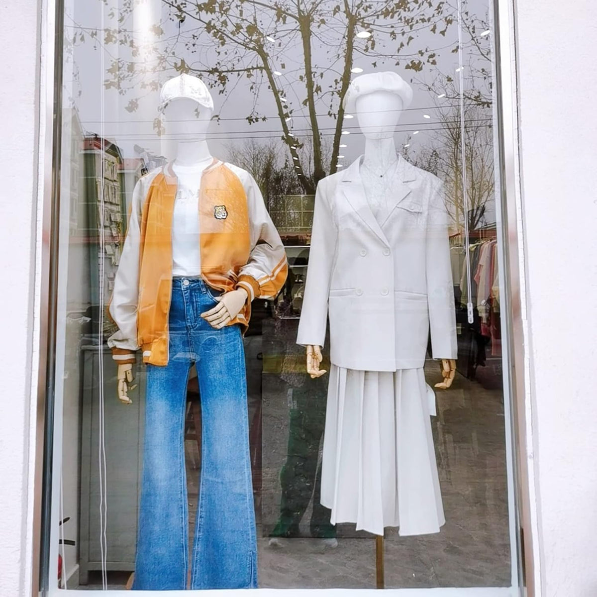 Vrouwelijke mannequin torso – Paspop – Etalagepop – Kleermakersbuste – Displaypop – Verstelbare hoogte 132-200 cm – Stevige metalen voet en linnen bekleding