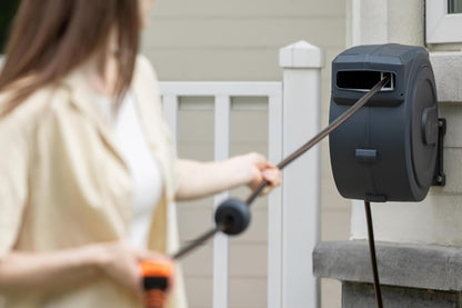 Giraffe Tools Automatische slanghaspel 25 m + 2 m, wandgemonteerde tuinslanghaspel 180° draaibaar met multisproeier en aansluitslang