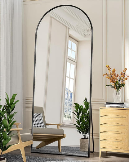 Vloerspiegel – Staande Spiegel – Wandspiegel – Lengtespiegel – Volledige Lengte Spiegel – Zwart Aluminium Frame – Onbreekbaar Glas – 180 x 66 cm – Gebogen Design