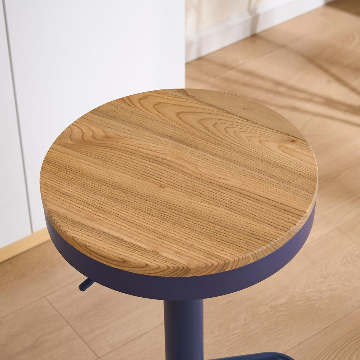 YOUNIKE Barkruk, set van 2, hout, in hoogte verstelbaar, draaibaar, barkruk, keukenkruk, hoogte barstoelen met voetensteun, voor bar, keuken, draaikruk van massief metaal, marineblauw