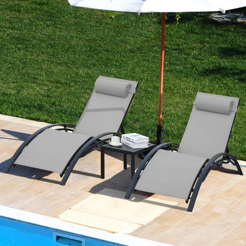 Ligstoel - Tuinligstoel - Ligbed - Ligbeddenset - met Bijzettafel - Kussens - Stapelbare - Verstelbaar -  Weerbestendig - voor Tuin - Zwembad - Strand - Aluminium - 64 x 153 x 83.5 cm Ligstoel - 46 x 35 x 28.3 cm - Grijs
