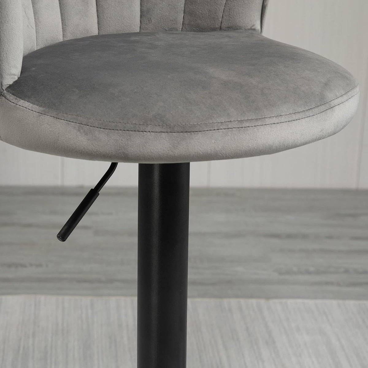 HOMCOM set of 2 bar stools, swivel bar stools with velvet touch backrest, height adjustable armless foam grey 51.5 x 57.5 x 93-114.5 cm - QUORE