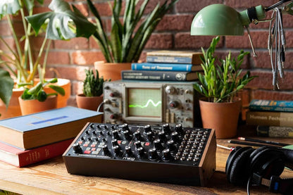 MOOG Subharmonicon Semi-Modulaire Analoge Polyritmische Synthesizer met Dual Sequencer, MIDI en Patch Bay