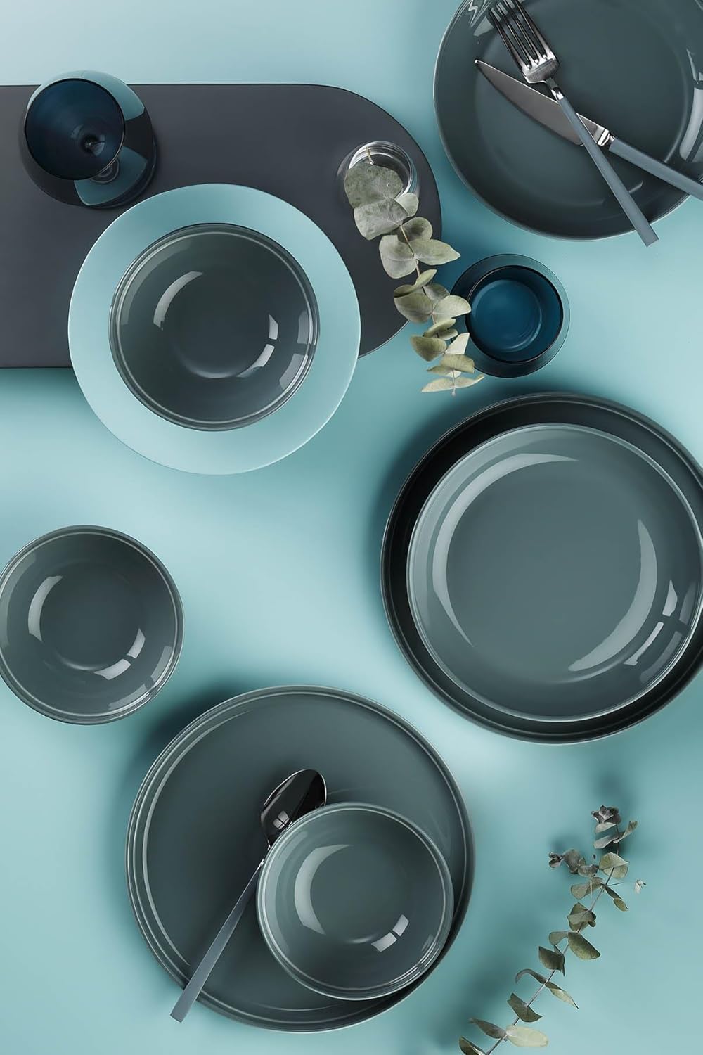 Elegant 18-delige dinerset, 100% porselein, inclusief 6 borden (25 cm), 6 borden (21 cm), 6 kommen (14 cm), vaatwasmachinebestendig en magnetronbestendig