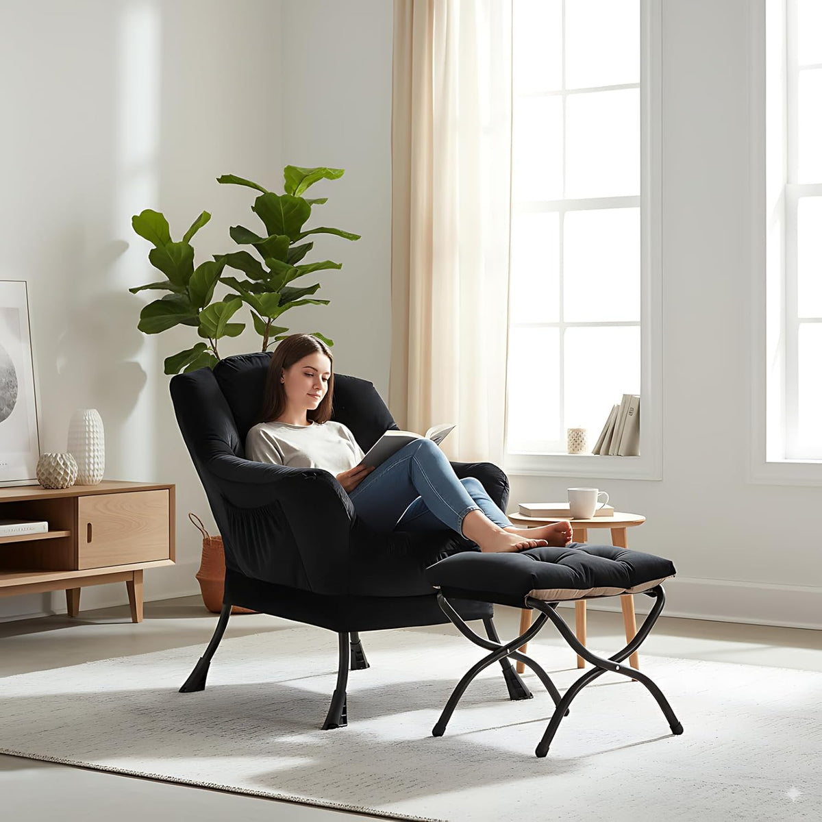 Comfortabele fauteuil met voetenbank, Lazy Chair met ottomane, vrijetijdsaccentstoel, relax-loungestoel met armleuningen en zijzak voor woonkamer, slaapkamer en kleine ruimtes, zwart