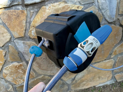 Automatische slanghaspel voor de muur, met 20 meter slang en aansluitingen en tweecomponenten-lans (kunststof en rubber) voor een betere grip