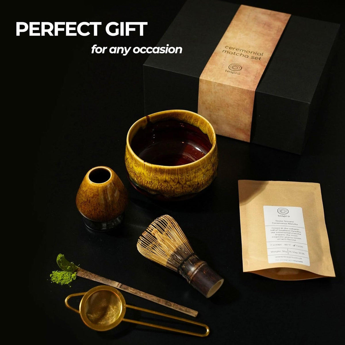 Gele Japanse Matcha Set: Bamboe Whisk & Scoop, Keramische Bowl & Garde Houder, 30g Ceremonieel Poeder, Zeef | Traditionele Starter Gift Set