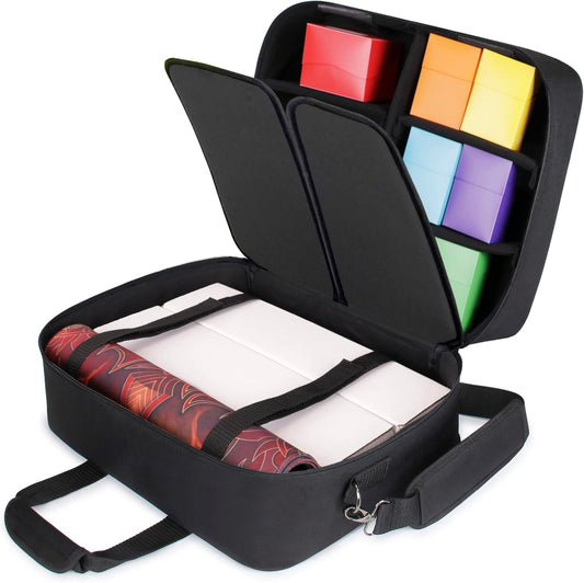 USA Gear XL Magic The Gathering MTG Deck Box Bag Travel Case - Grote MTG-kaart opbergtas met gewatteerde schouderriem, aanpasbare interieur, weerbestendig - past op dekdozen en mouwen kaarten - zwart