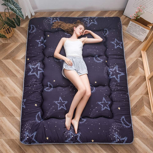 MAXYOYO Japanse Futon matras met patroon, gewatteerde logeermatras, logeerbed, opvouwbaar, tatami, mat, ademend, logeerbed voor camping, bank, droom, maan, 135 x 190 cm
