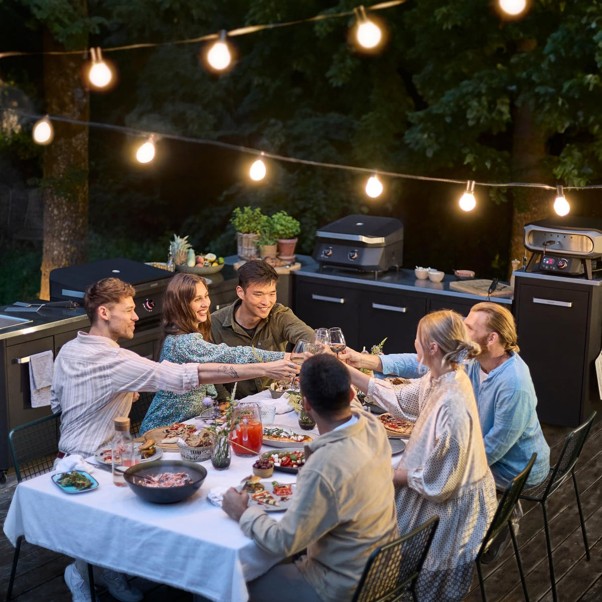 Cozze | Low outdoor kitchen H70 cm with stainless steel worktop | Ideal height for plancha | 2 doors | 2 shelves | 6 hooks | 4 wheels Ø75 mm | Powder coated steel | Load capacity 100 kg - QUORE