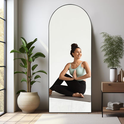 Grote Staande Spiegel – Vloerspiegel – Full Body Spiegel – Staande Spiegel – Vrijstaande Spiegel – Boogvormig Design – 180 x 76 cm – Zwart Aluminium Frame Met Goudkleurige Rand